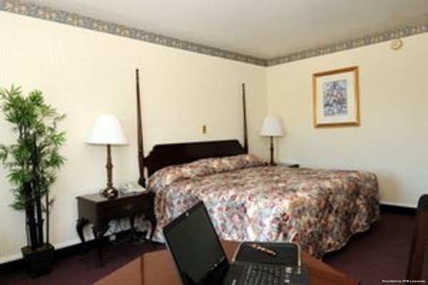 Natural Bridge Historic Hotel & Conference Center (Glasgow)